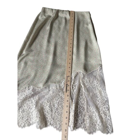 Aritzia Wilfred Sonnet ditsy Floral Lace Skirt size 2 Green - Picture 6 of 14